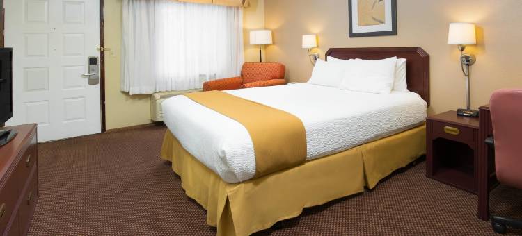 皮诺尔大学伯克利分校戴斯酒店(Days Inn by Wyndham Pinole Berkeley)图片