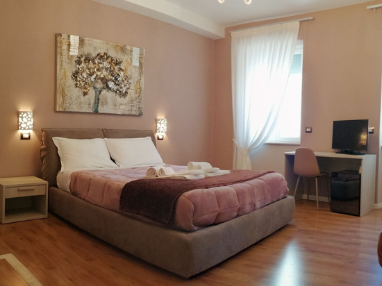 0 公里达尔中心酒店