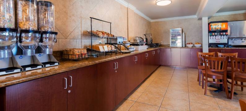 Lompoc Valley酒店和套房(Lompoc Valley Inn and Suites)图片