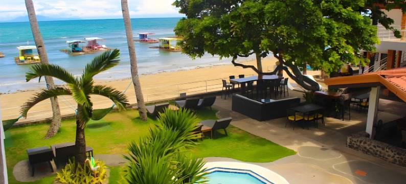 珊瑚海滩俱乐部酒店(The Coral Beach Club)图片