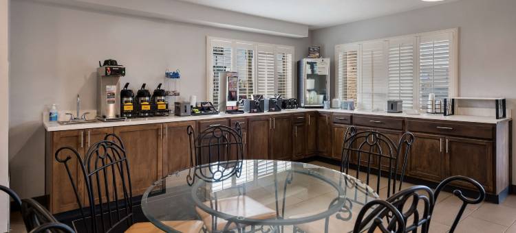 安大略红狮酒店(Red Lion Inn & Suites Ontario)图片