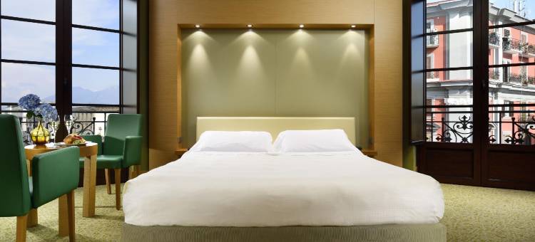 那不勒斯乌纳酒店(UNA Hotels Napoli)图片