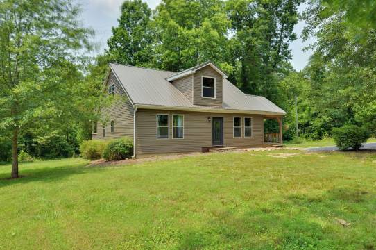 宁静的葡萄酒乡村小屋,带火坑,位于奥林!(Wine Country Cottage w/ Fire Pit in Olin!)