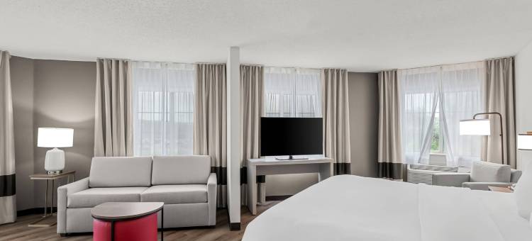 贝尔维尤-奥马哈奥弗特空军基地舒适套房酒店(Comfort Inn & Suites Bellevue - Omaha Offutt AFB)图片