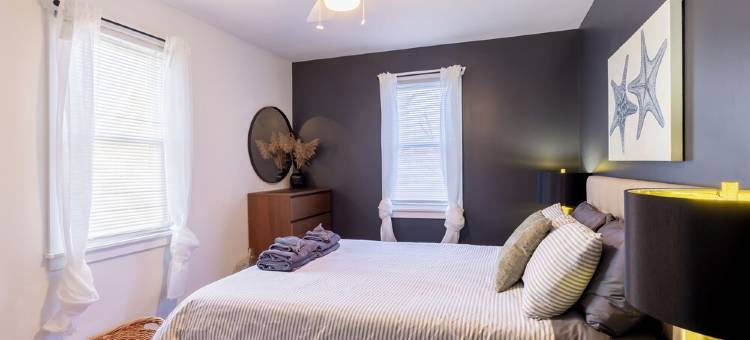 Cozy Pet-Friendly Beach Cottage 2 Blocks from the Bay图片