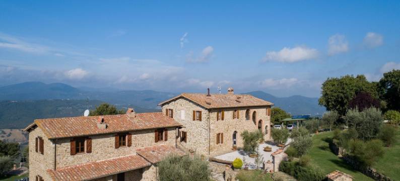 Villa in Umbria with Saltwater Pool图片