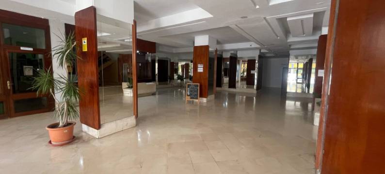 Relax by Bajondillo Beach图片