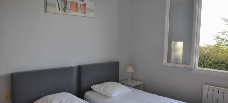 Villa near Les Etangs de Bages Lake图片