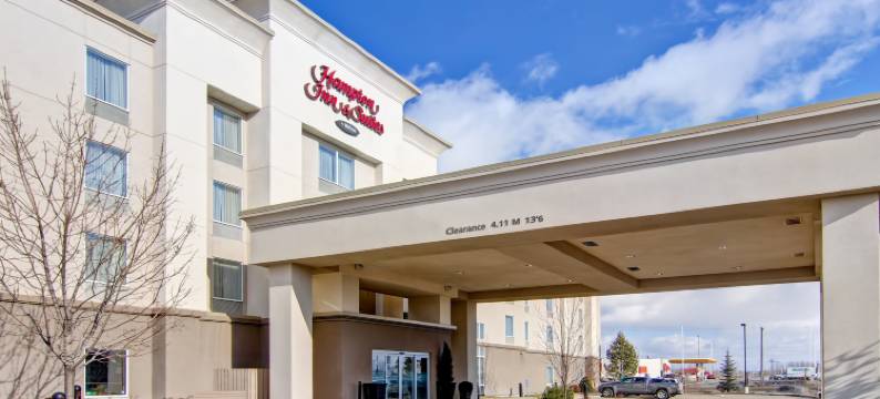 雷德迪尔希尔顿欢朋套房酒店(Hampton Inn & Suites by Hilton Red Deer)图片