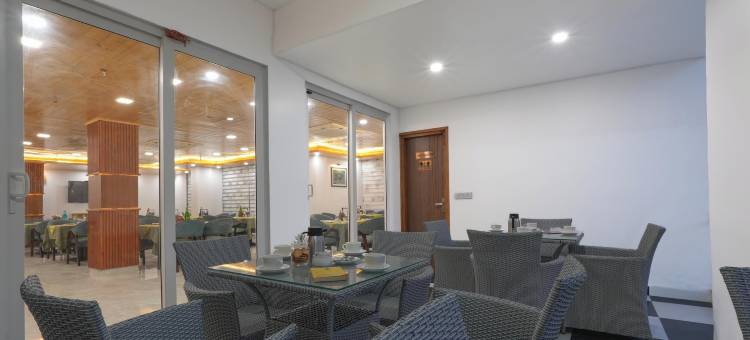 天际线酒店，马拉里- 步行至购物街，中央供暖(Hotel Skyline Manali Walking to Mall Road Centrally Heated)图片