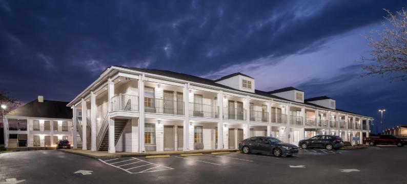 塔斯卡卢萨呗盟套房酒店(Baymont by Wyndham Tuscaloosa)图片