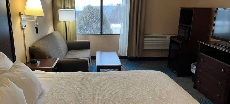 德卢斯湖畔漫步戴斯酒店(Days Inn by Wyndham Duluth Lakewalk)图片