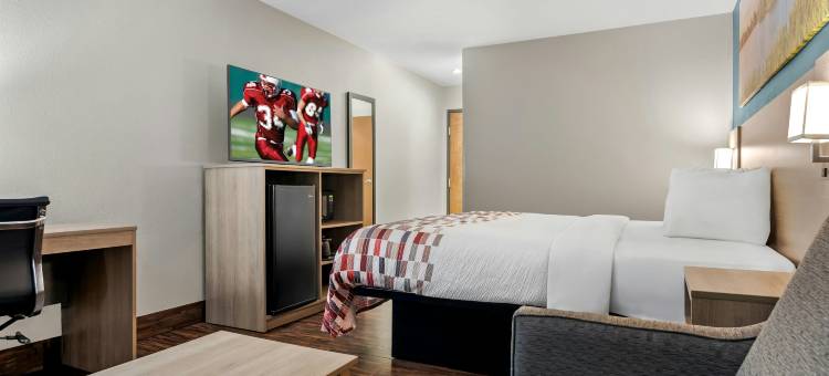 托玛红屋顶旅馆(Red Roof Inn & Suites Tomah)图片