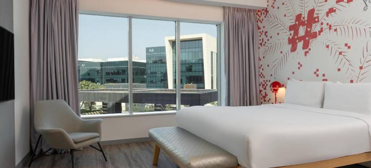 迪拜硅谷绿洲丽芮酒店(Radisson Red Hotel, Dubai Silicon Oasis)图片