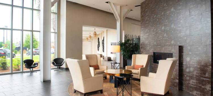 希尔顿逸林套房酒店-查尔斯顿机场(DoubleTree by Hilton Hotel and Suites Charleston Airport)图片