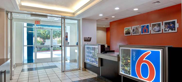 吉尔罗伊,加州-6号汽车旅馆(Motel 6-Gilroy, CA)图片