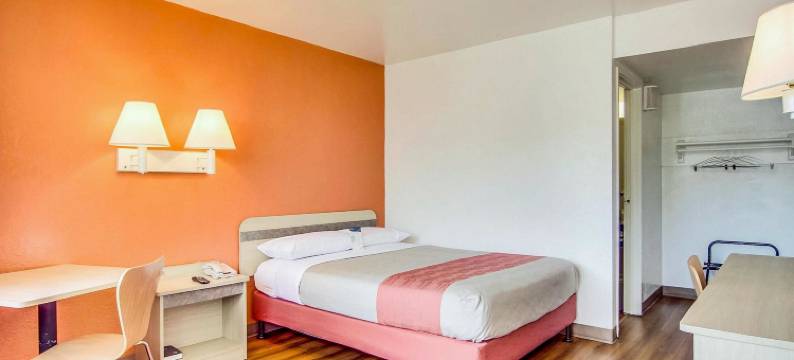 杰克逊维尔橙园6号汽车旅馆(Motel 6 Jacksonville, FL - Orange Park)图片