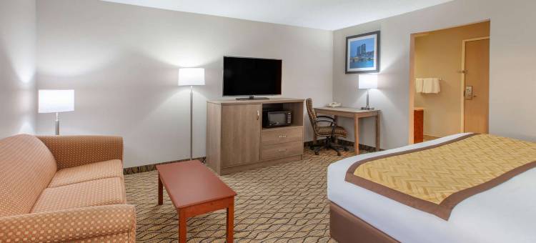 大急流城机场呗盟套房酒店(Baymont by Wyndham Grand Rapids Airport)图片
