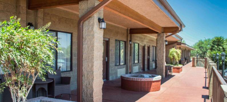 本森 I-10 公路 304 号出口凯艺酒店(Quality Inn Benson I-10 Exit 304)图片