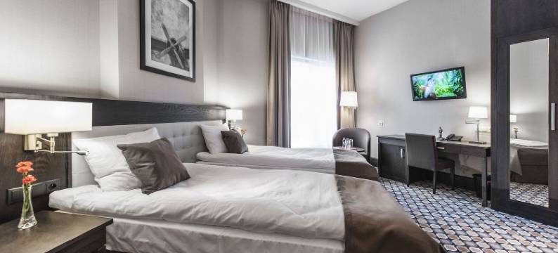 红男爵酒店及餐饮(Red Baron Hotel & Restaurant)图片