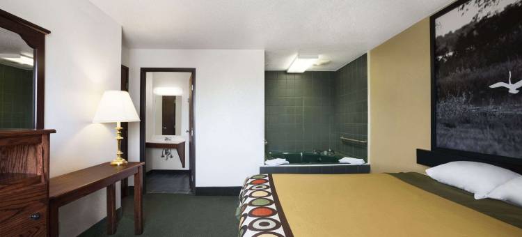 鲍灵格林温德姆速8酒店(Super 8 by Wyndham Bowling Green)图片