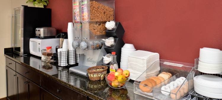 卡特斯维尔-艾默生/莱克波音特红顶酒店(Red Roof Inn Cartersville-Emerson/LakePoint North)图片