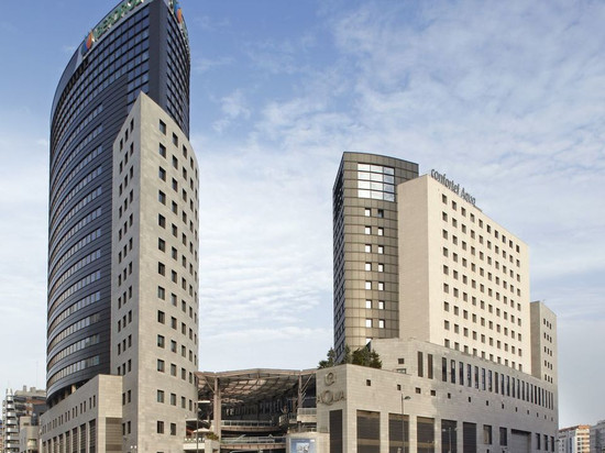 伊伦尼亚水上4号酒店