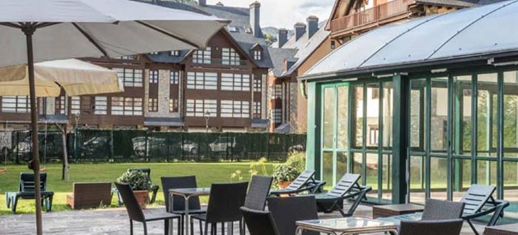 阿兰阿尔比萨克山庄酒店(El Refugio de Aran Vielha Aparthotel)图片