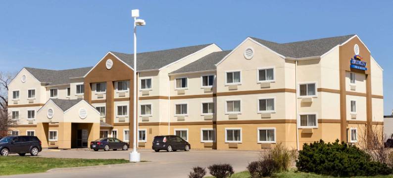 萨莱纳温德姆呗盟酒店(Baymont by Wyndham Salina)图片