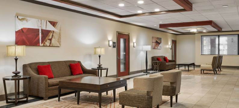 密尔沃基机场贝斯特韦斯特优质酒店及会议中心(Best Western Plus Milwaukee Airport Hotel  Conference Center)图片