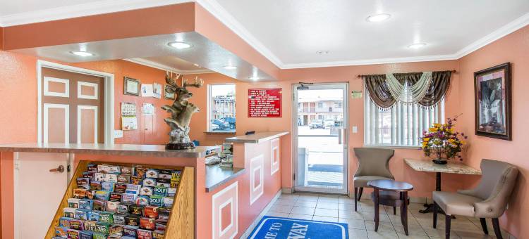 加利福尼亚圣贝纳迪诺 6 号开放式套房酒店(Studio 6 Suites San Bernardino, CA)图片