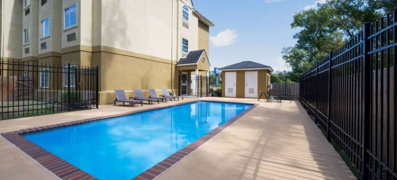 霍马麦客达套房酒店(Microtel Inn & Suites by Wyndham Houma)图片