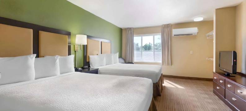 郊区工作室科普利阿克伦西(Suburban Studios Copley Akron West)图片