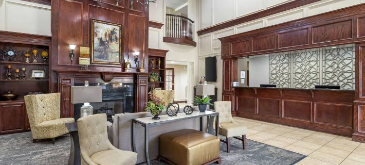 科洛尼皇冠贝斯特韦斯特优质套房酒店(Best Western Plus Crown Colony Inn  Suites)图片
