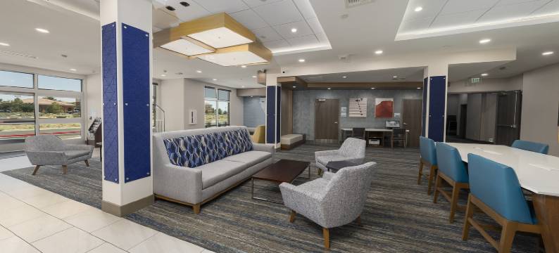 丽晶克雷斯特中国湖智选假日酒店及套房(Holiday Inn Express & Suites RIDGECREST - CHINA LAKE by IHG)图片