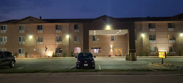 亨德森东北丹佛速8酒店(Super 8 by Wyndham Henderson North East Denver)图片