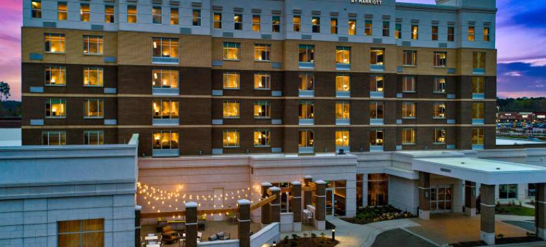 罗利卡瑞万怡酒店(Courtyard Raleigh Cary/Parkside Town Commons)图片