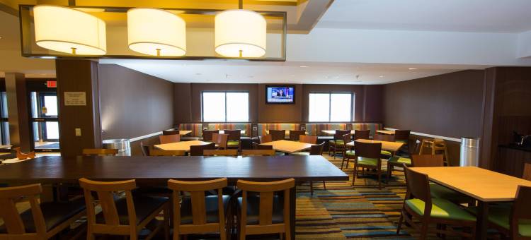 伯灵顿万枫酒店(Fairfield Inn & Suites Burlington)图片