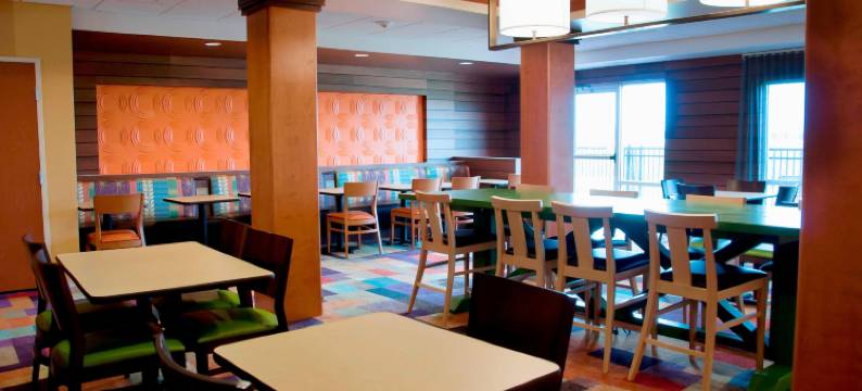 埃姆斯万豪万枫酒店(Fairfield Inn & Suites Ames)图片