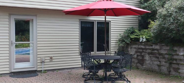 Clean and Comfortable Up-Scale Home in Country Setting图片