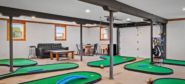 Barnhouse! 2 Pools, 9 Hole Mini-Golf Course, Indoor Park, Movie Theater, Arcade图片