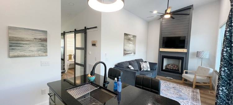 Luxury! Peaceful. Great Location. Sleeps 3. under 1 mi to South Holston Lake图片