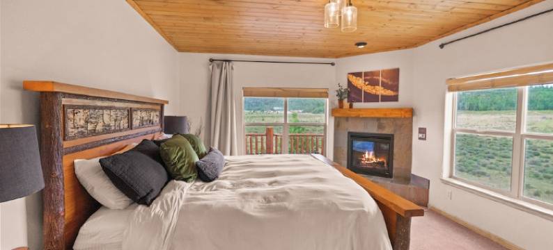 Elegant 5Br Mountain Cabin w/ Hot Tub Close to Breckenridge图片