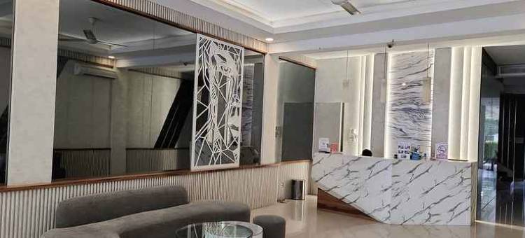 桑普尔纳锦尔本酒店(Hotel Sampurna Cirebon)图片