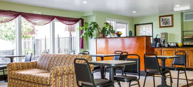 罗德韦套房酒店(Rodeway Inn & Suites Hayward - Oakland South)图片