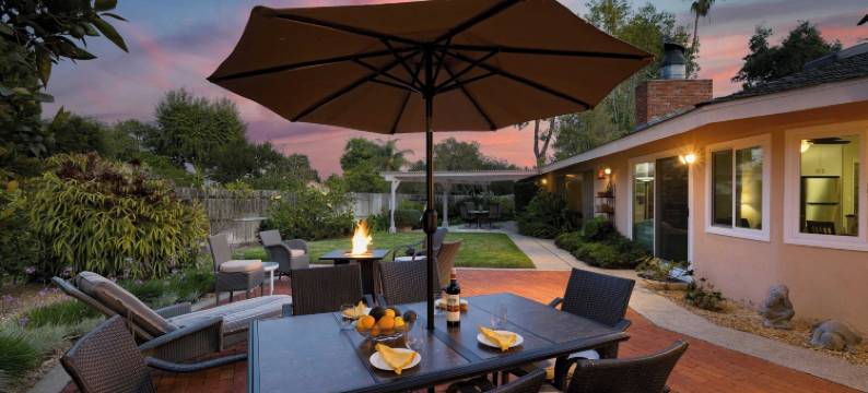 Avantstay 东谷庄园，距海滩几分钟(East Valley Manor by Avantstay Minutes to the Beach)图片