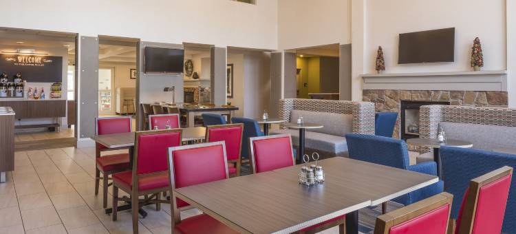 智选假日套房酒店怀特河路口(Holiday Inn Express & Suites White River Junction)图片