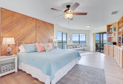 Breathtaking Lake Views and Game Room - Spectacular Canyon Escape Hotel Overview