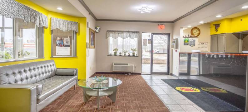 大急流城速8酒店(Super 8 by Wyndham Big Rapids)图片