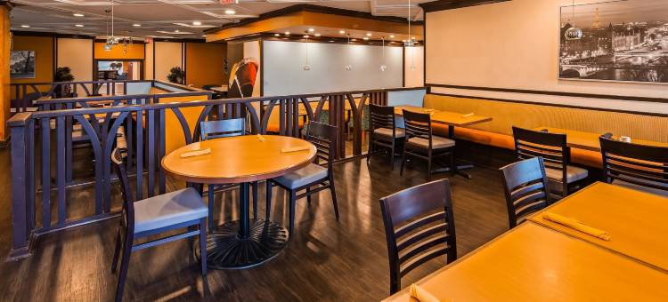 多伦多机场卡灵威尔贝斯特韦斯特精品酒店(Best Western Premier Toronto Airport Carlingview Hotel)图片